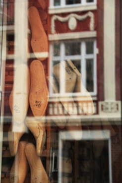 Hamburg - Reflection shoemaker