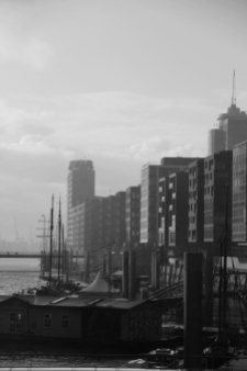 Hamburg Hafencity - Black & white in the rain